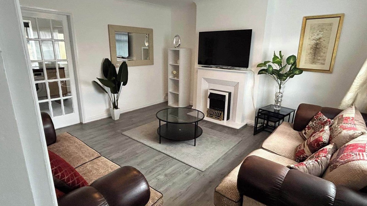 Birmingham House | Cosy 3-Bed Retreat - Garden, Parking & Bbq