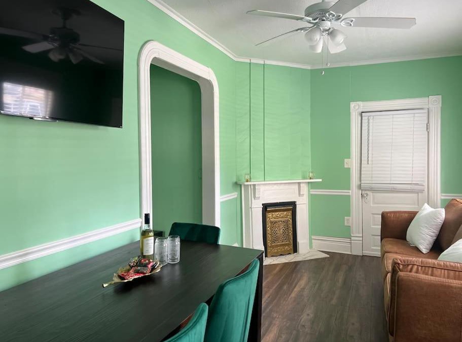 Hyde Park Apartment | Cosy 3-Bedroom Downtown Walk to Convention Center