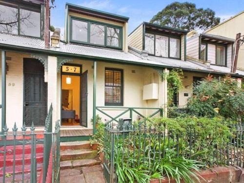 Chippendale Apartment | Cosy 3 Bedroom House Chippendale Central Newtown