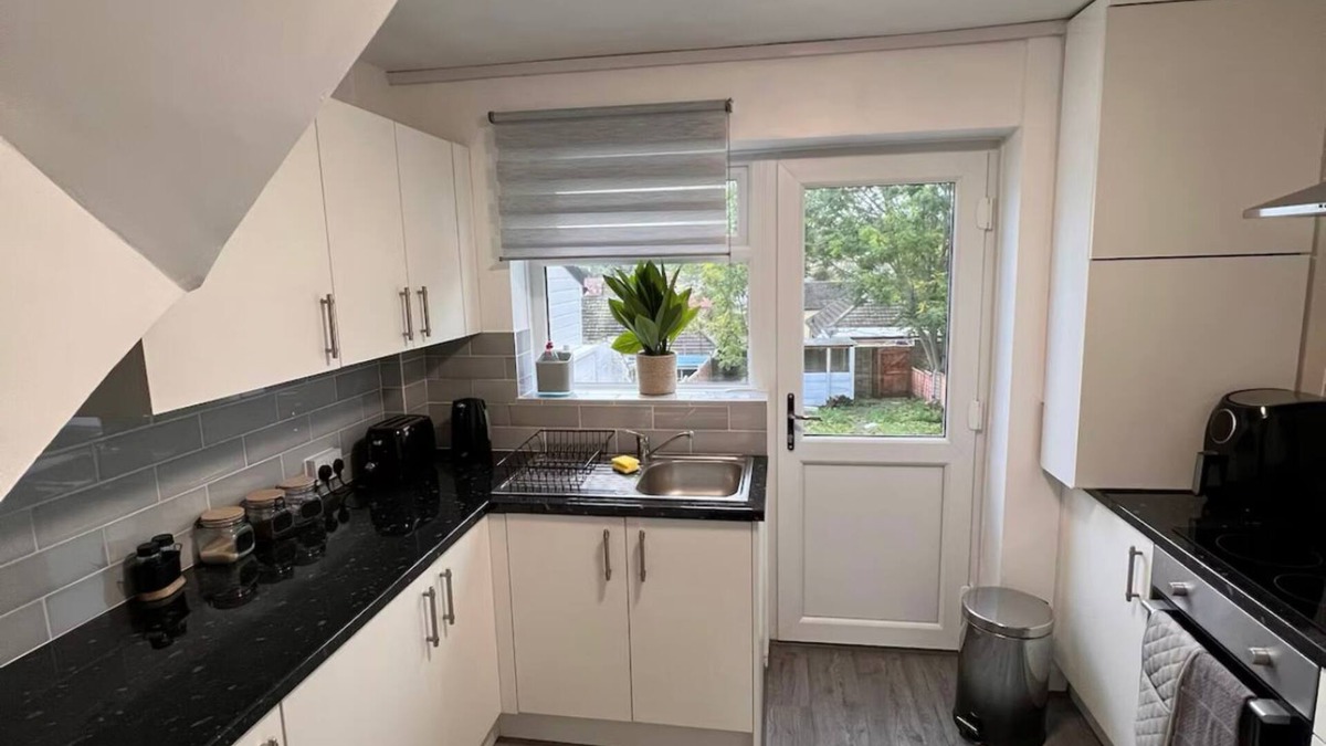 Rochester East Ward House | Cosy 3 Bedroom House in Rochester, close to the must see sights in Rochester