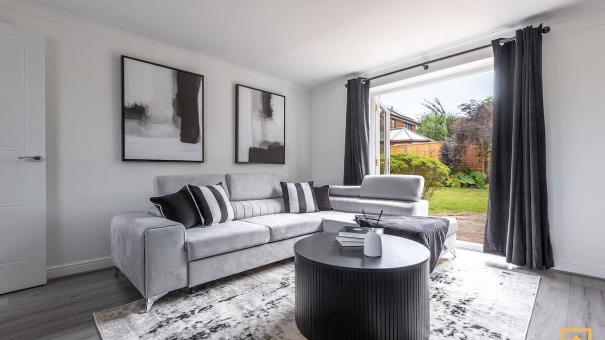 Knowle Sands House | Cosy 5 bedroom house - Central