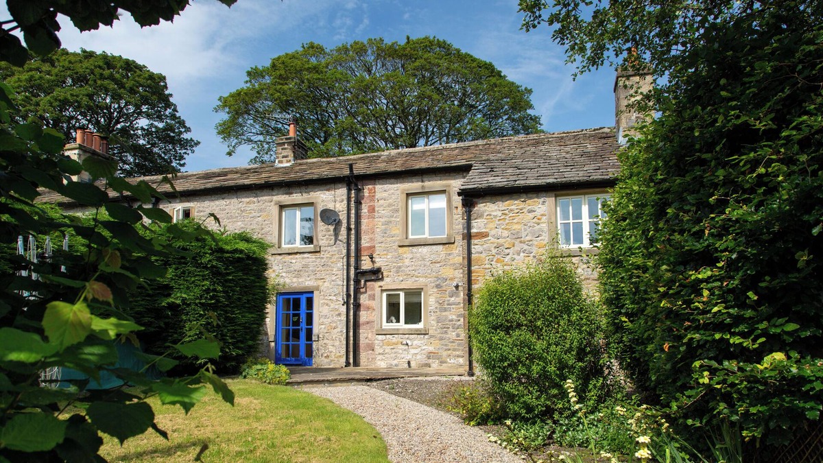 Skipton House | Cosy 5 person cottage in the heart of the dales with access to an award winning wellbeing resort
