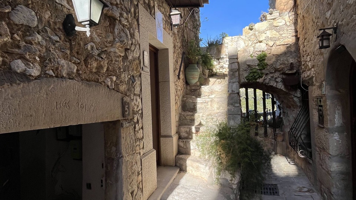Tourrettes-sur-Loup Apartment | Cosy and Comfy Studio With Sea View
