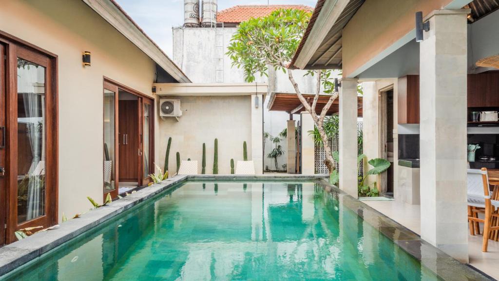 Berawa Villa | Cosy and Cheerful 2 Bedroom villa 5mins to Finns