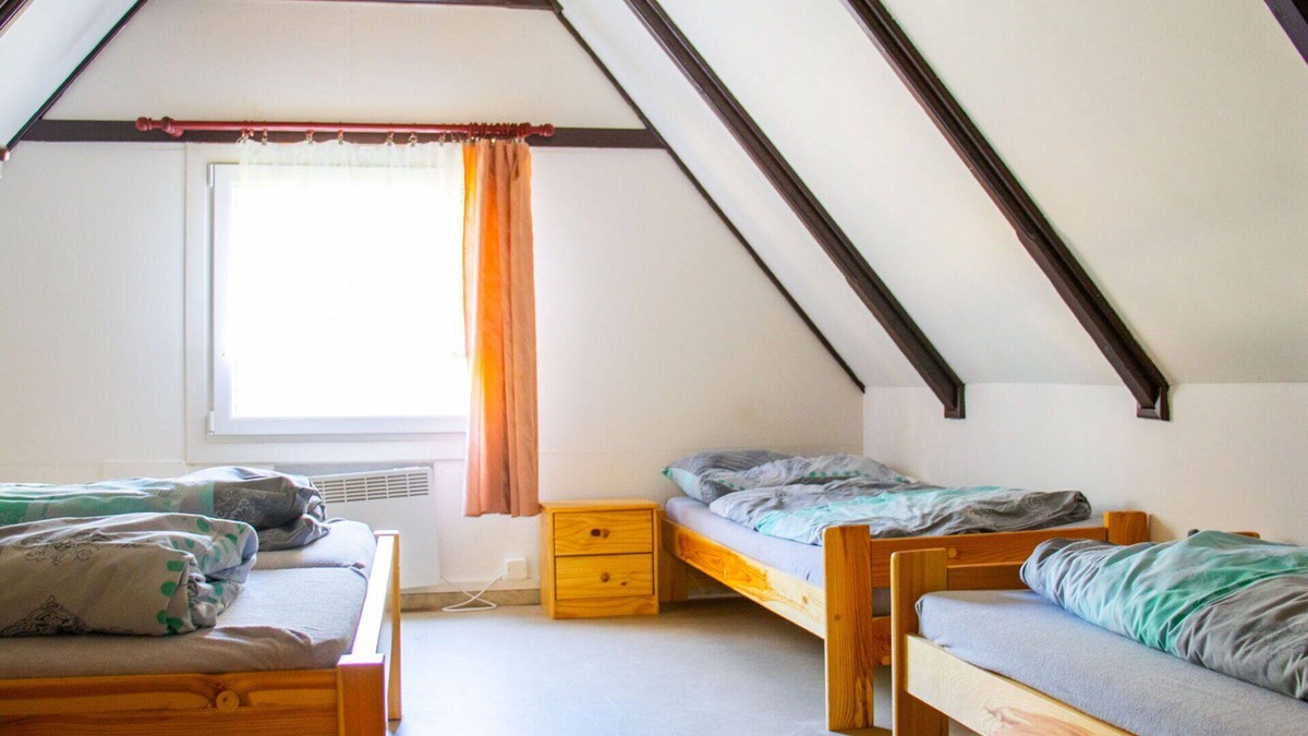 Hradec Kralove House | Cosy apartment in villa for 12 people with WIFI, TV, patio, pets allowed and parking