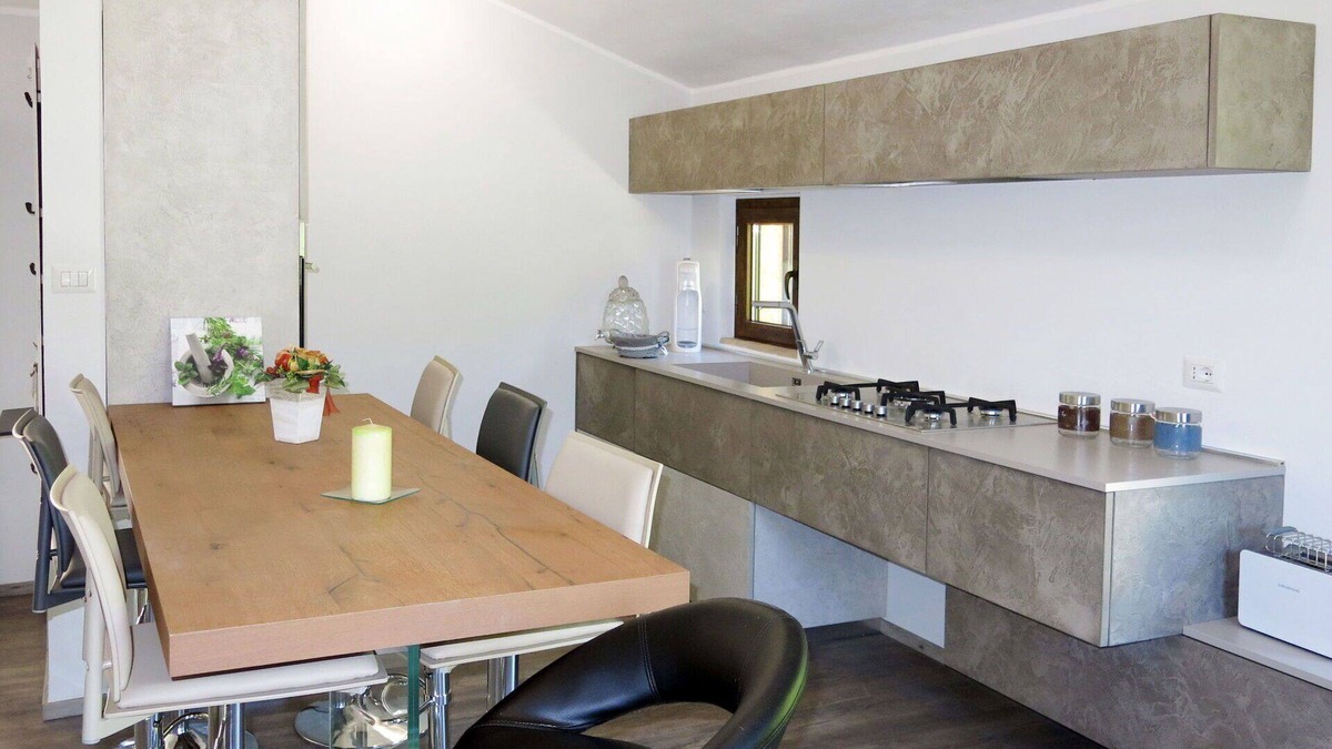 Cologna Spiaggia Villa | Cosy apartment in villa with A/C, WIFI, hot tub, pool, TV, patio, pets allowed, panoramic view