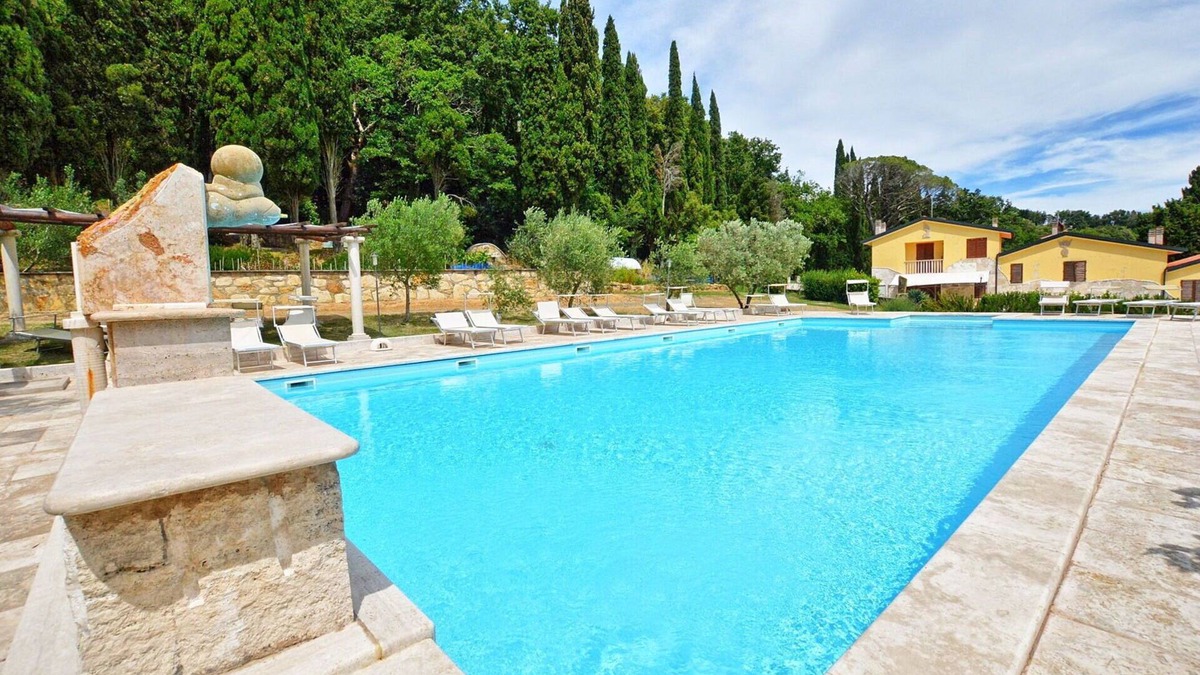 Monteverdi Marittimo Apartment | Cosy apartment for 6 guests with pool