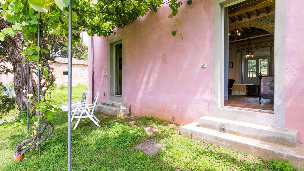 Rosignano Marittimo Apartment | Cosy apartment for 7 guests with WIFI, pool, A/C, TV, patio, pets allowed and panoramic view