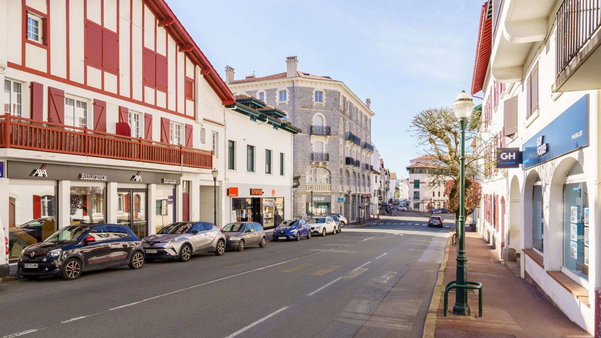 Saint-Jean-de-Luz City Center Apartment | Cosy apartment for 6 people with WIFI, TV and parking