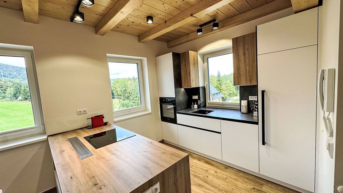 Smrzovka Apartment | Cosy apartment for 12 guests with WIFI, TV and terrace