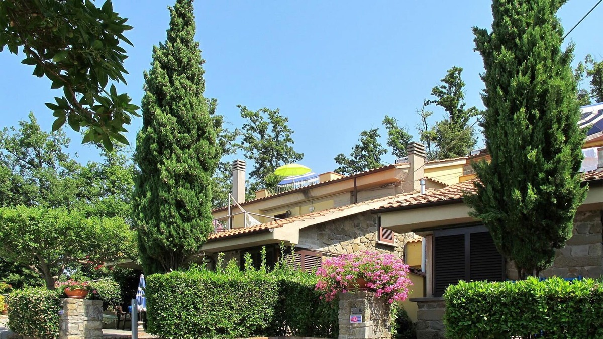 San Baronto Apartment | Cosy apartment for 2 people with pool, WIFI, TV, terrace, pets allowed, panoramic view and parking