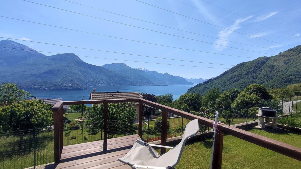 Dongo Apartment | Cosy apartment for 2 people with hot tub, WIFI, pool, TV and patio