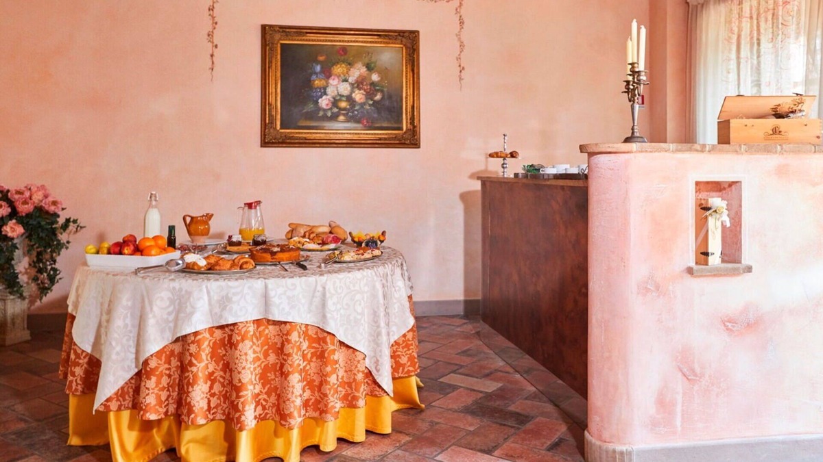 San Brizio Apartment | Cosy apartment for 2 people with pool, WIFI, TV and balcony, close to Spoleto