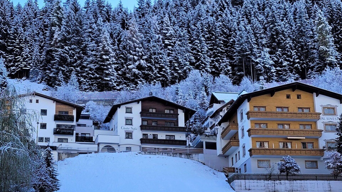 Ischgl Apartment | Cosy apartment for 3 guests with WIFI, TV, pets allowed and parking