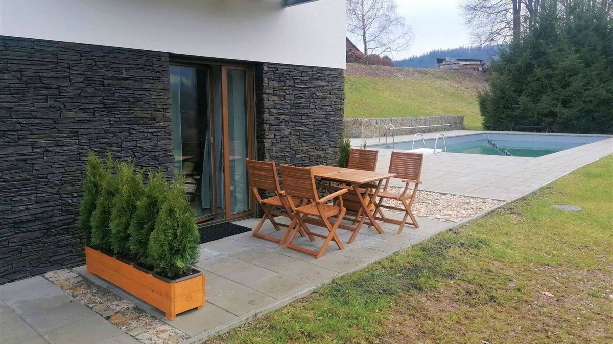 Rokytnice nad Jizerou Apartment | Cosy apartment for 3 people with WIFI, pool, TV and terrace