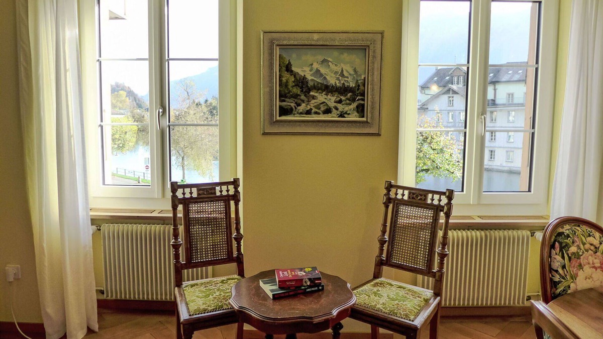 Unterseen Apartment | Cosy apartment for 4 guests with WIFI, TV and patio
