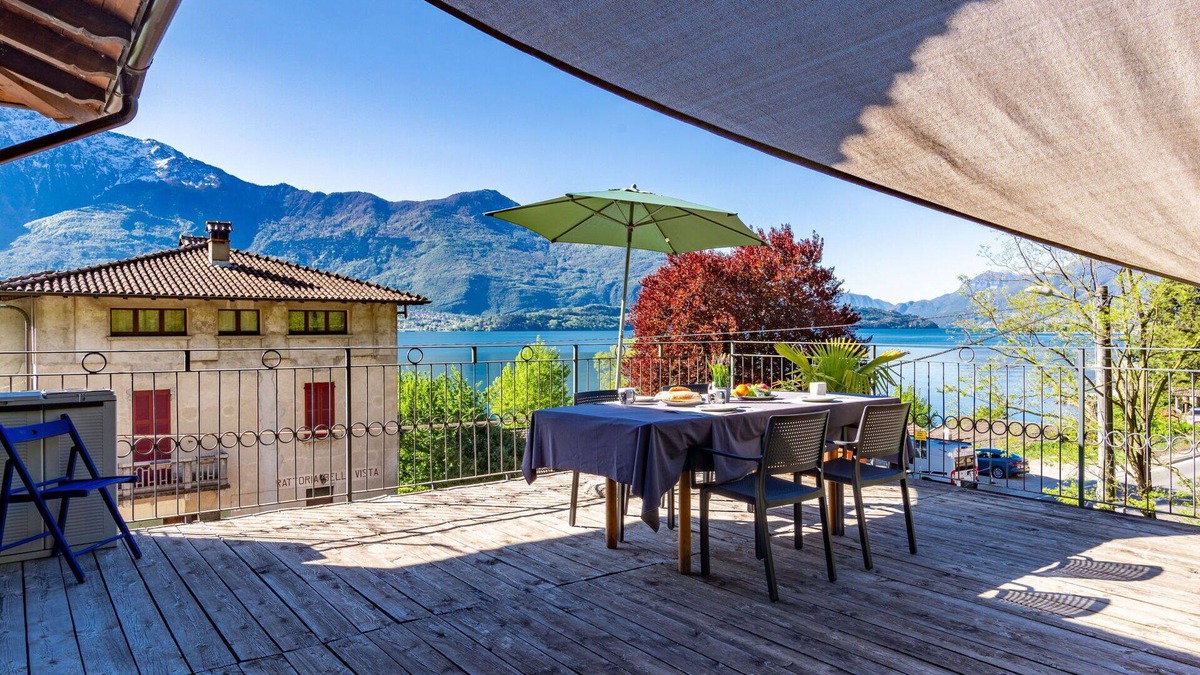 Aurogna Apartment | Cosy apartment for 4 guests with WIFI, A/C, TV, patio and parking