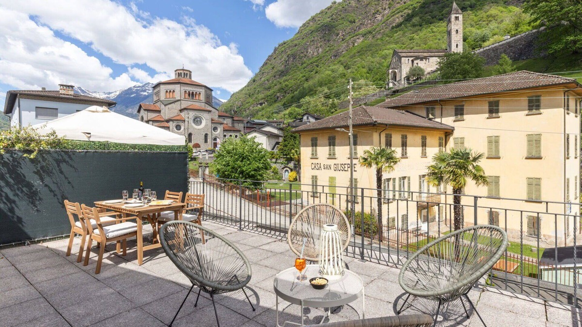 Iragna Apartment | Cosy apartment for 4 guests with WIFI, TV, terrace and pets allowed