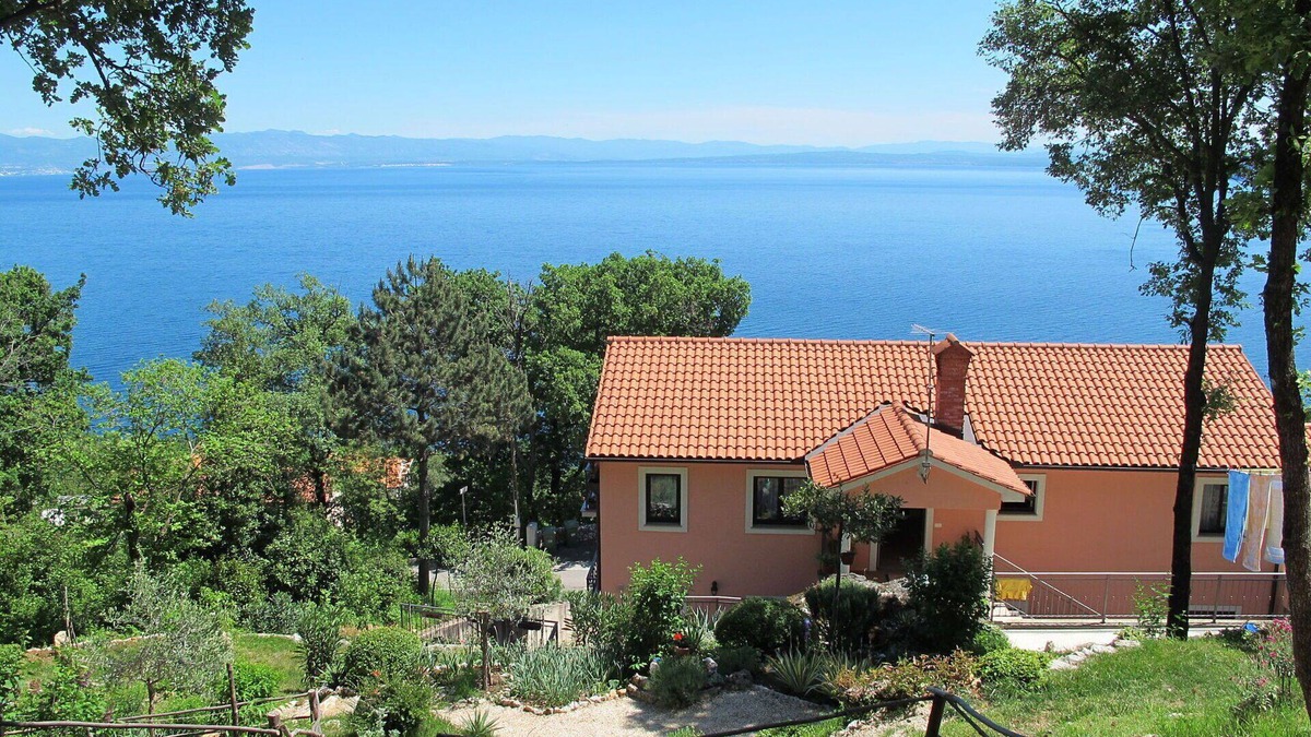 Mosenice Apartment | Cosy apartment for 4 guests with A/C, WIFI, TV and patio