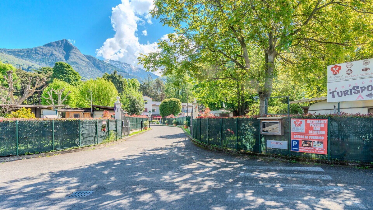 Dervio Apartment | Cosy apartment for 4 guests with A/C, WIFI, pool, TV, patio, panoramic view and parking