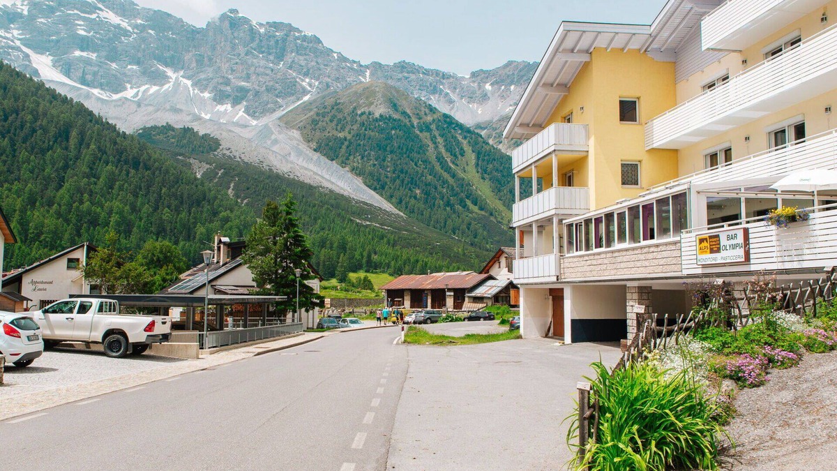 Solda Apartment | Cosy apartment for 4 guests with WIFI, TV, terrace, pets allowed, panoramic view and parking