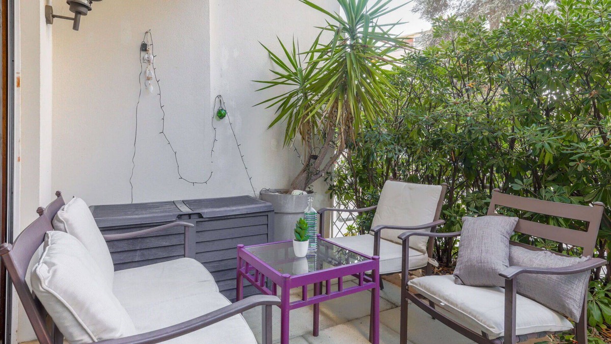 La Madeleine Apartment | Cosy apartment for 4 guests with WIFI, pool, TV and terrace