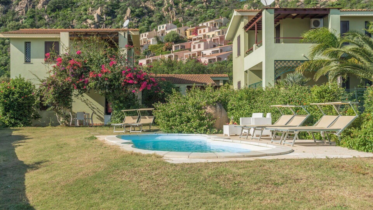 Costa Rei Apartment | Cosy apartment for 4 people with pool, A/C, terrace and pets allowed