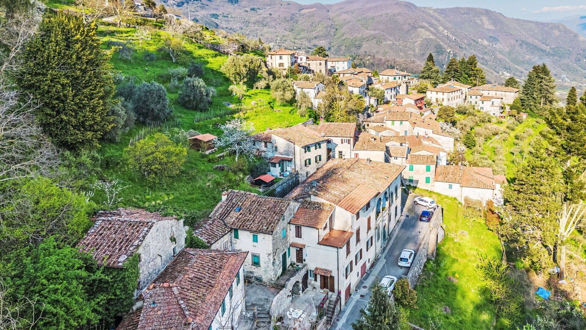 Gello Apartment | Cosy apartment for 4 guests with WIFI, TV, terrace, pets allowed and parking