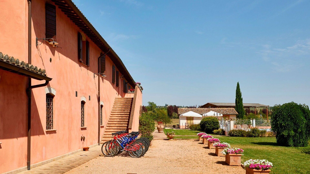 San Brizio Apartment | Cosy apartment for 4 people with pool, WIFI, TV and pets allowed, close to Spoleto