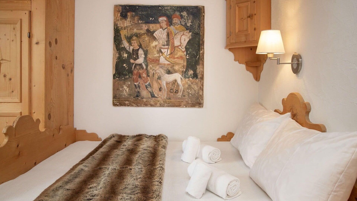 Falera Apartment | Cosy apartment for 4 people with WIFI, pool, TV, patio, pets allowed and panoramic view