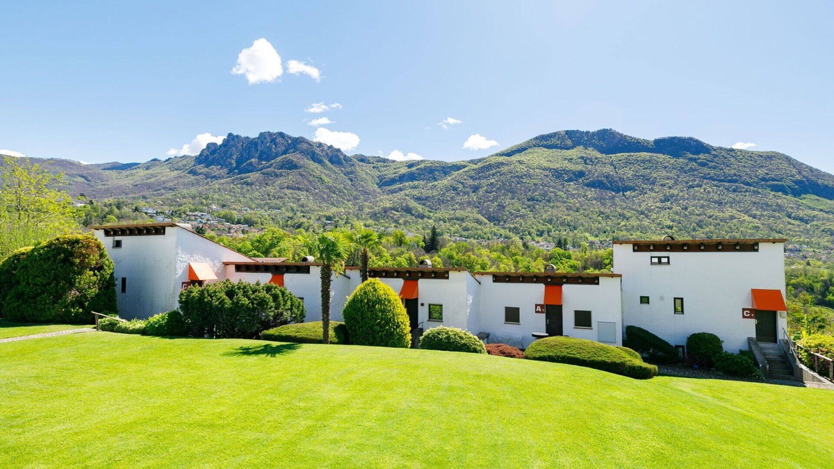 Sonvico Apartment | Cosy apartment for 4 people with WIFI, pool, TV and patio
