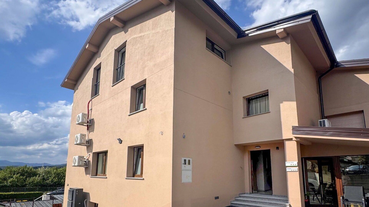 Postojna Apartment | Cosy apartment for 4 people with A/C, WIFI, TV and panoramic view