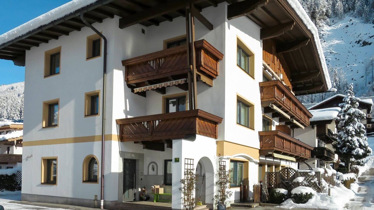 Eckartau Apartment | Cosy apartment for 5 people with WIFI, TV, balcony and parking