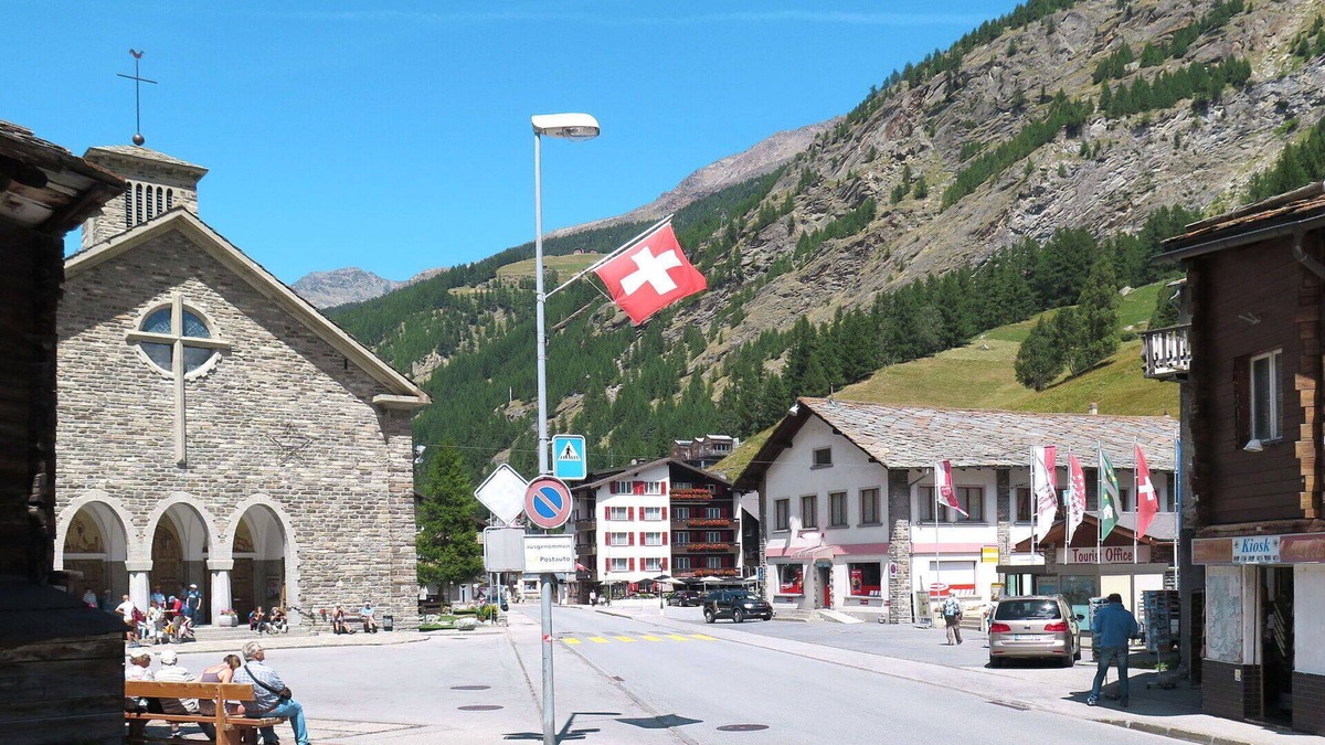 Saas-Balen Apartment | Cosy apartment for 5 people with WIFI, TV and balcony
