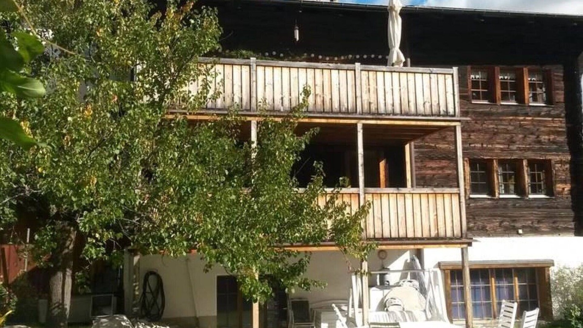 Fiesch Apartment | Cosy apartment for 5 guests with WIFI, TV and pets allowed