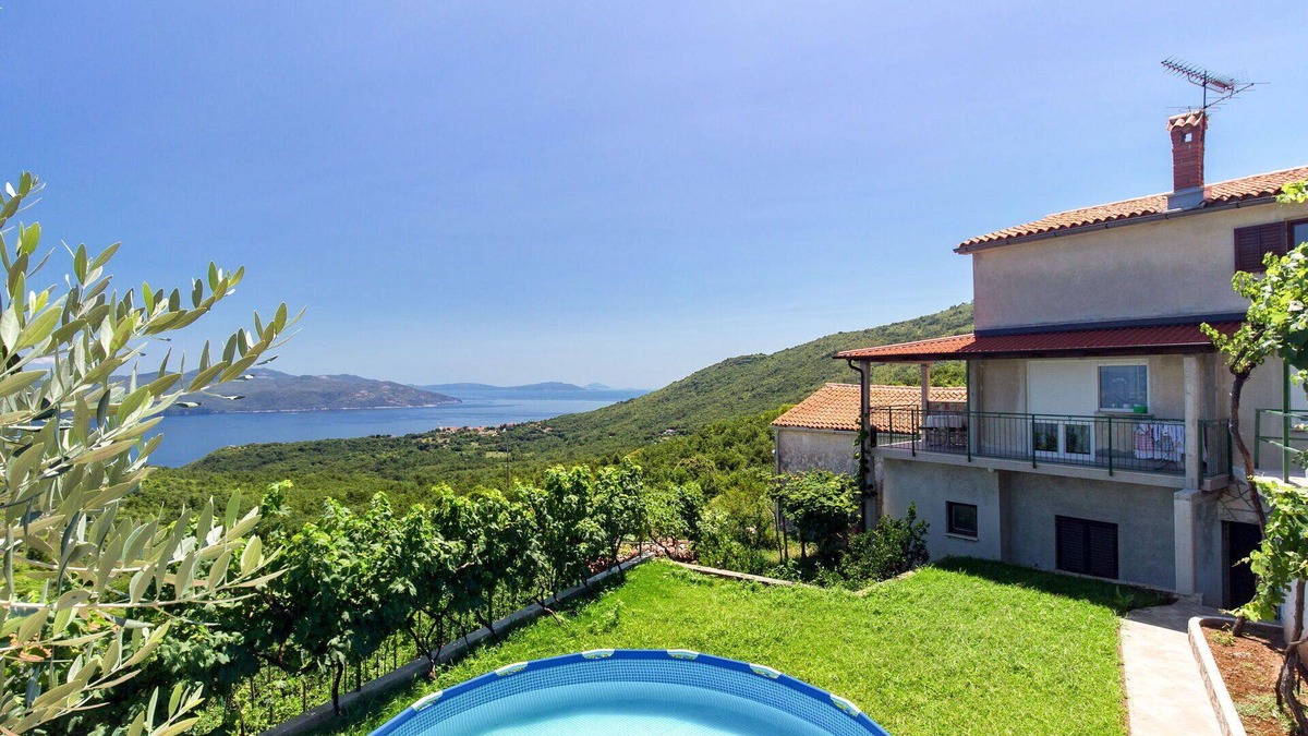 Martina Apartment | Cosy apartment for 5 guests with private pool, A/C, WIFI, TV and terrace