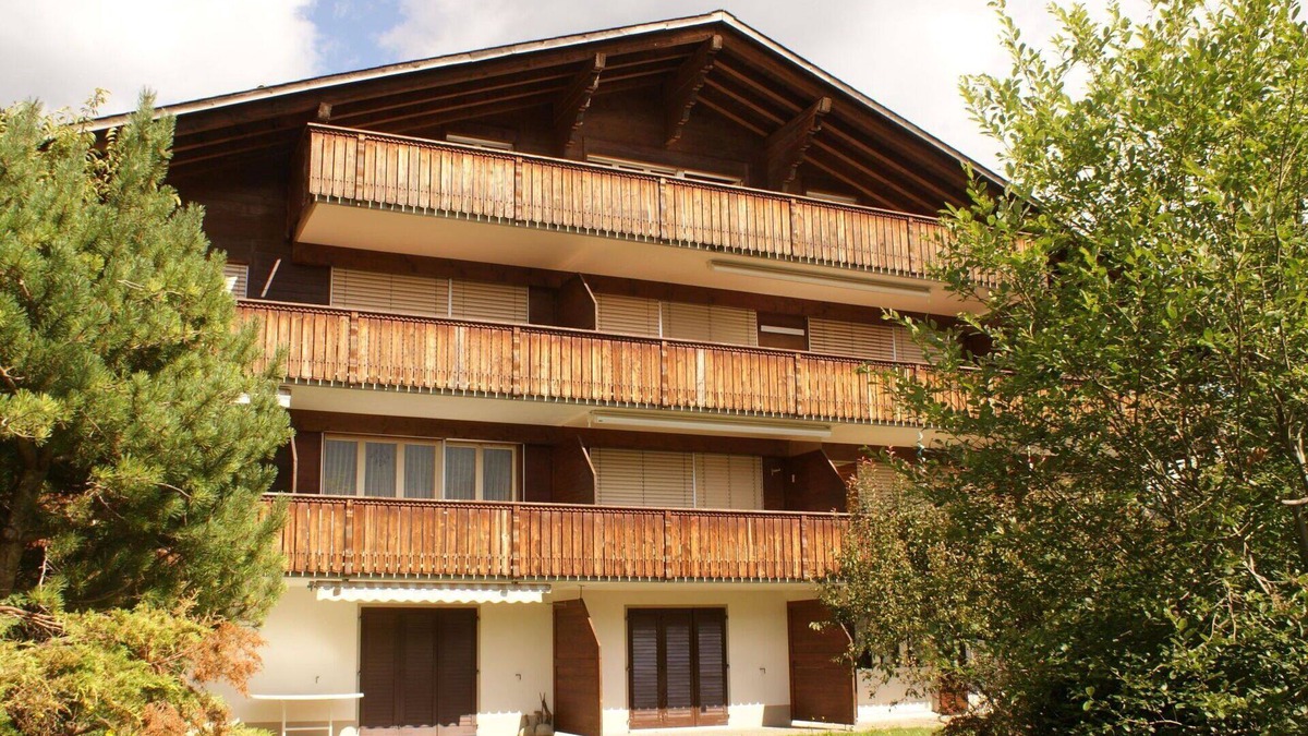 Zweisimmen Apartment | Cosy apartment for 6 guests with WIFI, TV and balcony