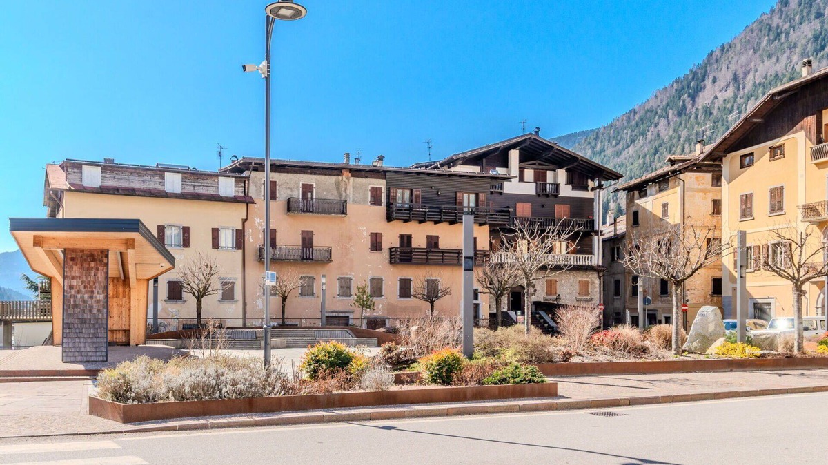 Ragoli Apartment | Cosy apartment for 6 guests with WIFI, TV and balcony