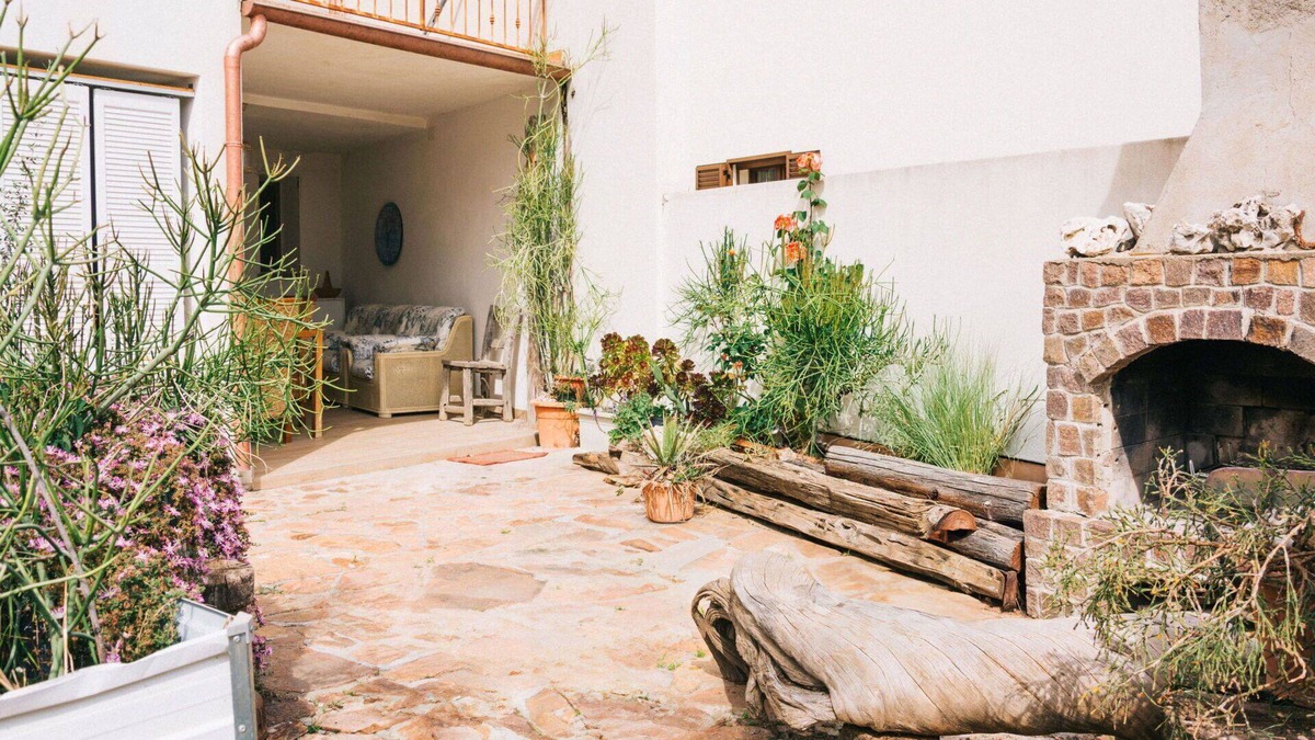 Santa Maria Navarrese Apartment | Cosy apartment for 6 guests with WIFI, A/C, TV, patio and pets allowed