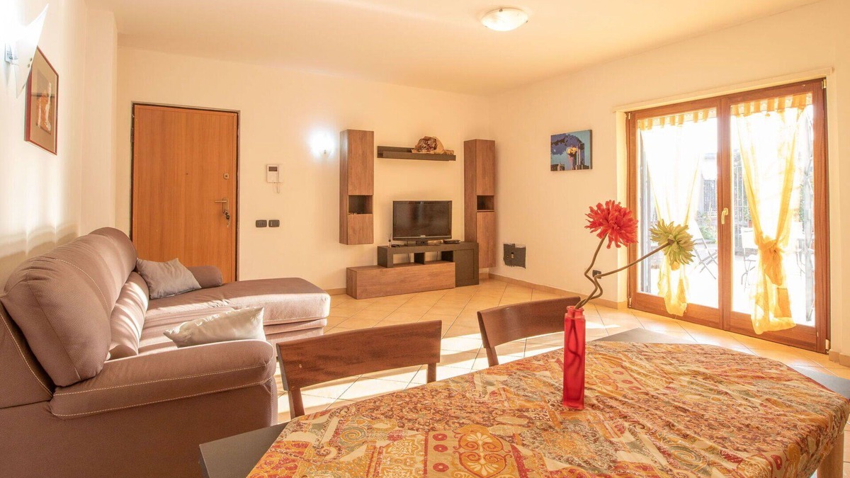 Formia Apartment | Cosy apartment for 6 guests with WIFI, A/C, TV, terrace and pets allowed