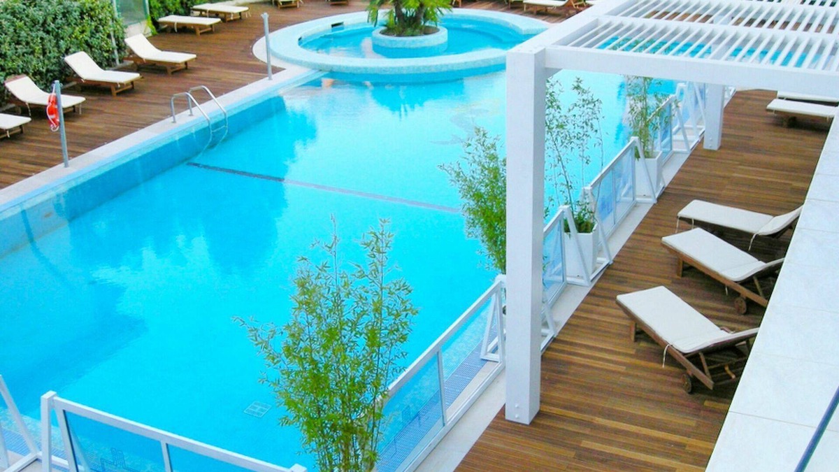 San Salvo Marina Apartment | Cosy apartment for 6 people with WIFI, pool, A/C, TV, patio and pets allowed