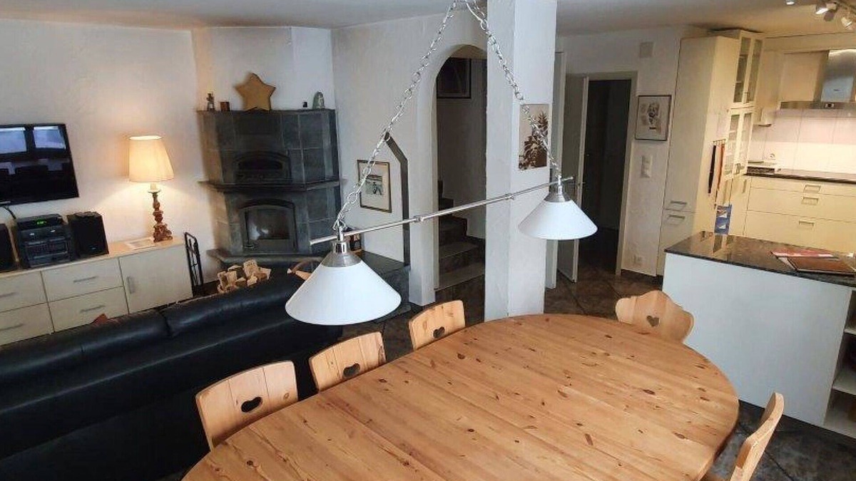 Valbella Apartment | Cosy apartment for 7 people with WIFI, TV, balcony and pets allowed