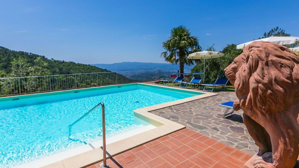 Bivio Pozzo Apartment | Cosy apartment for 7 people with pool, WIFI, TV and panoramic view