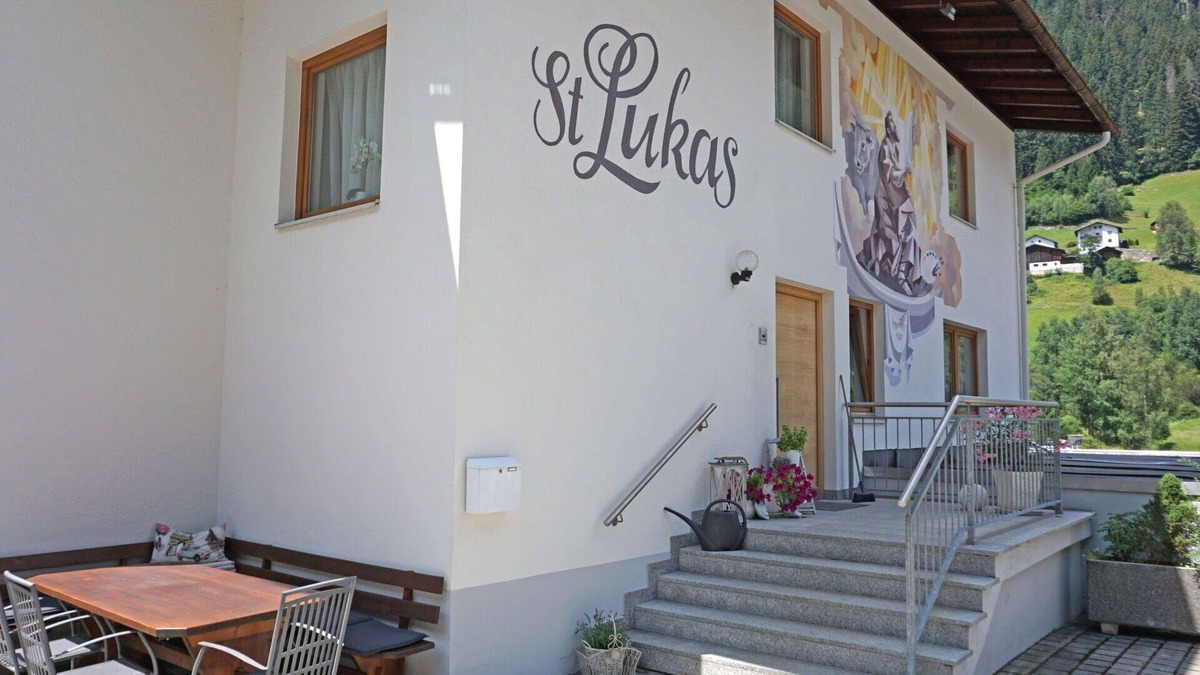 See Apartment | Cosy apartment for 8 guests with WIFI, TV, terrace, pets allowed and parking