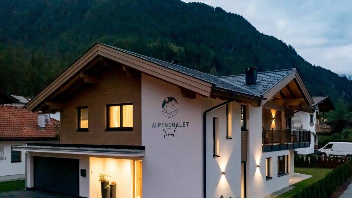 Unterlaengenfeld Apartment | Cosy apartment for 5 guests with WIFI, TV, patio and parking