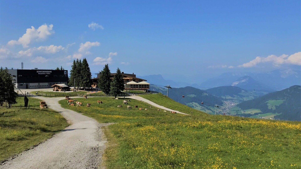 Oberau Apartment | Cosy apartment for 8 guests with WIFI, TV, balcony and panoramic view