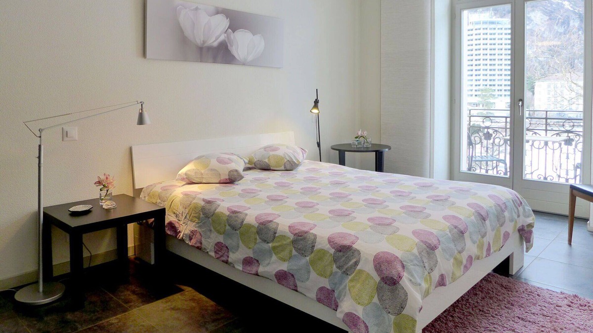 Central Interlaken Apartment | Cosy apartment for 4 guests with WIFI, TV, balcony and panoramic view