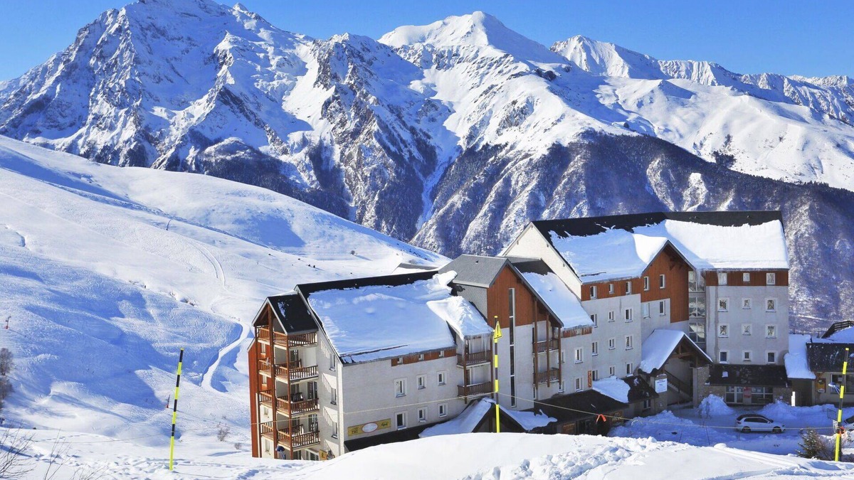 Germ Apartment | Cosy apartment for 6 guests with pool, hot tub, WIFI, TV, balcony and pets allowed