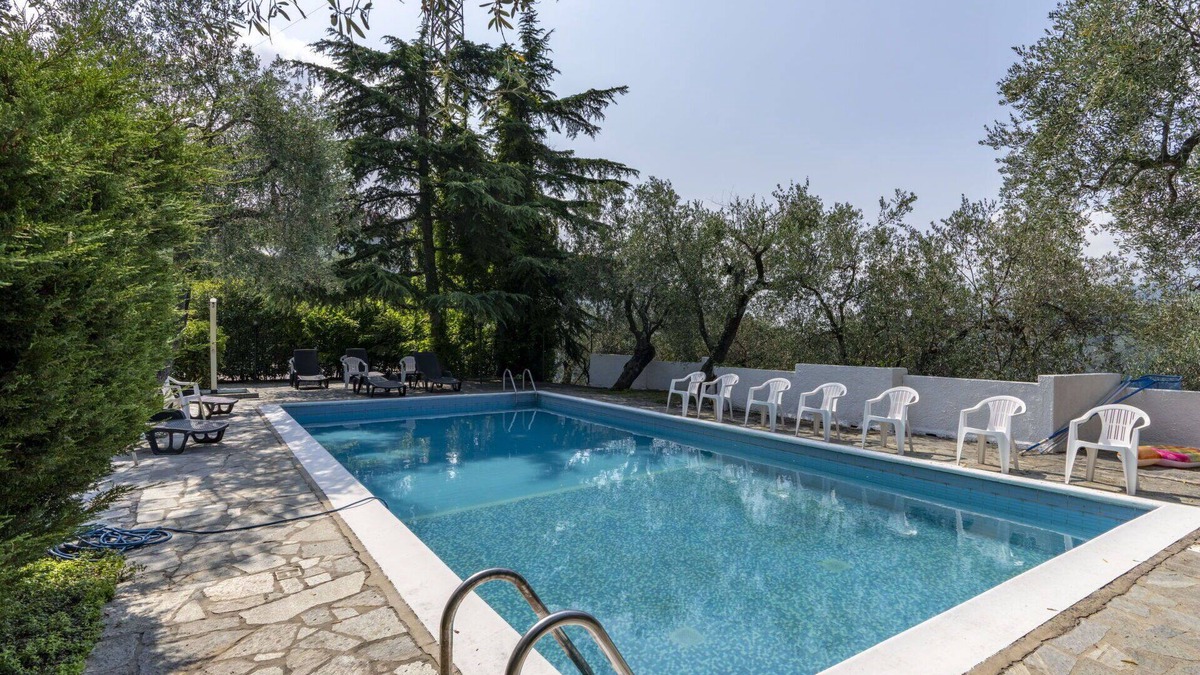 Gazzelli Apartment | Cosy apartment for 4 guests with pool, WIFI, balcony, pets allowed and panoramic view