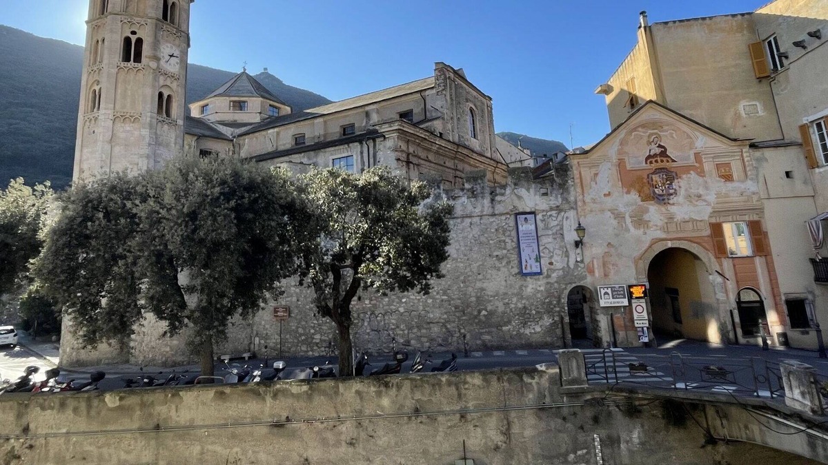 Finalborgo Apartment | Cosy apartment for 9 guests with TV and pets allowed